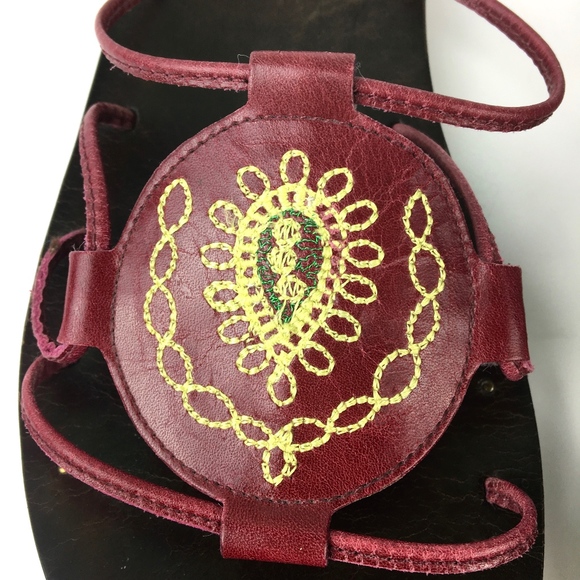 [ SOLD ] Sam Edelman > Embroidered Leather Sandals - Picture 3 of 6